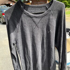 American Eagle Outfitters Gray Long Sleeve Tee